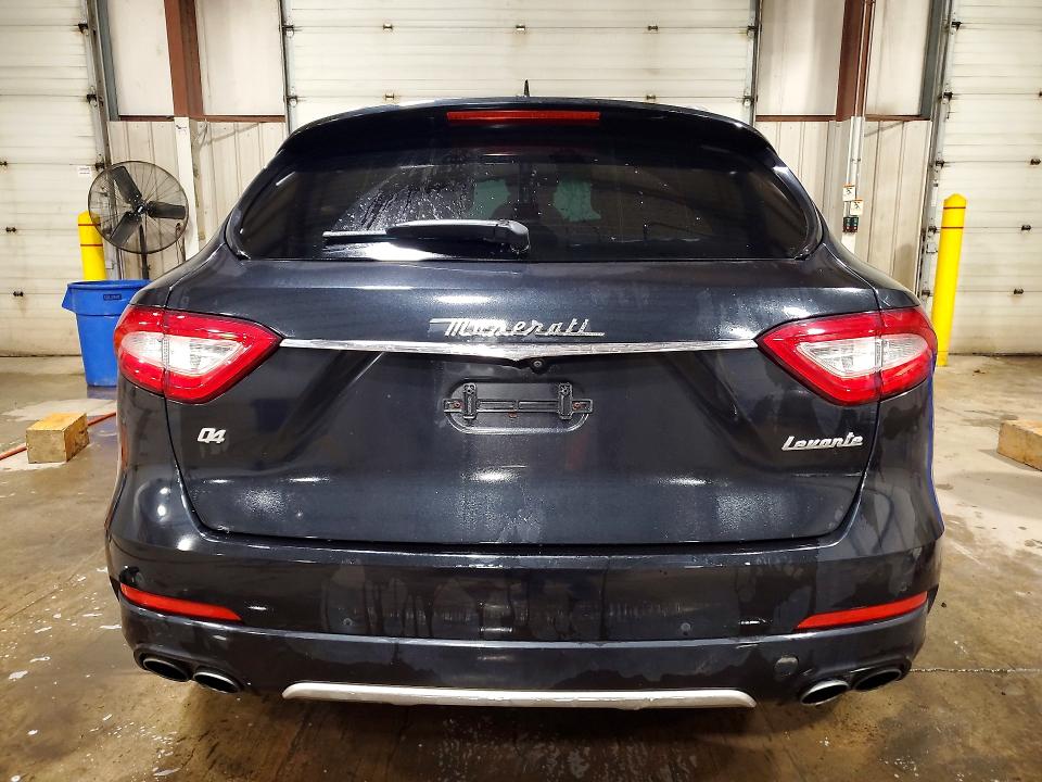 Photo 6 from auction – 2017 MASERATI LEVANTE with VIN ZN661XUL2HX250703