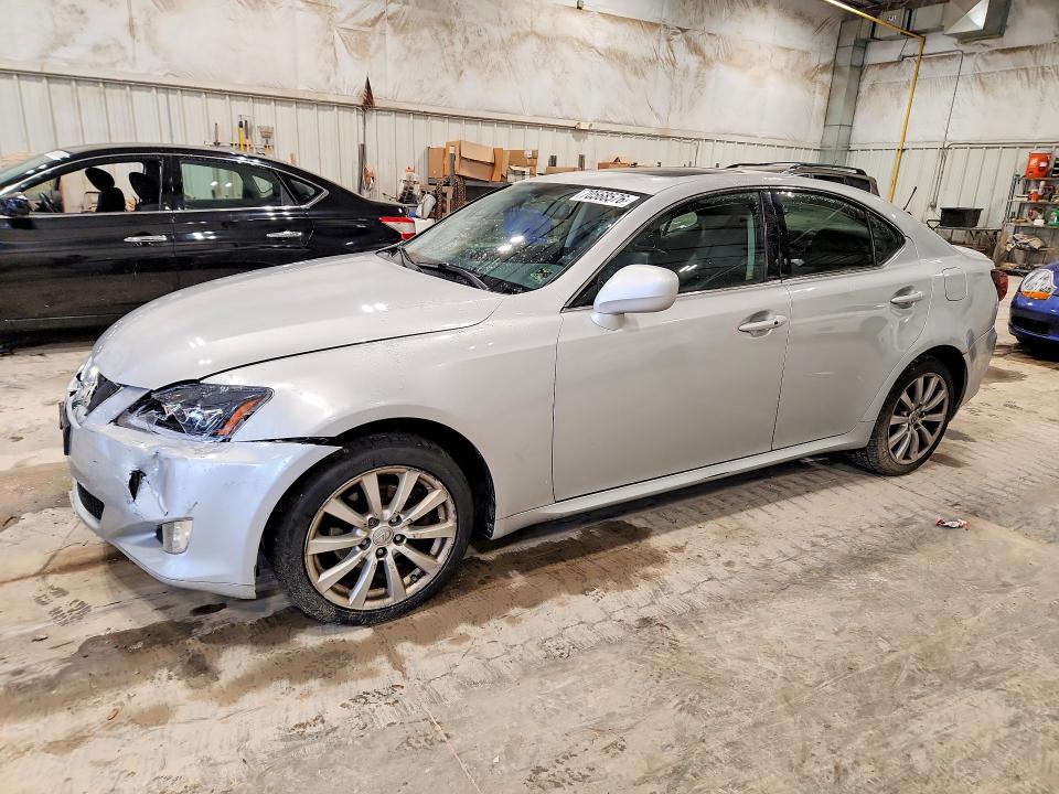 LEXUS IS 2008 with VIN JTHCK262085016658 - Photo from auction