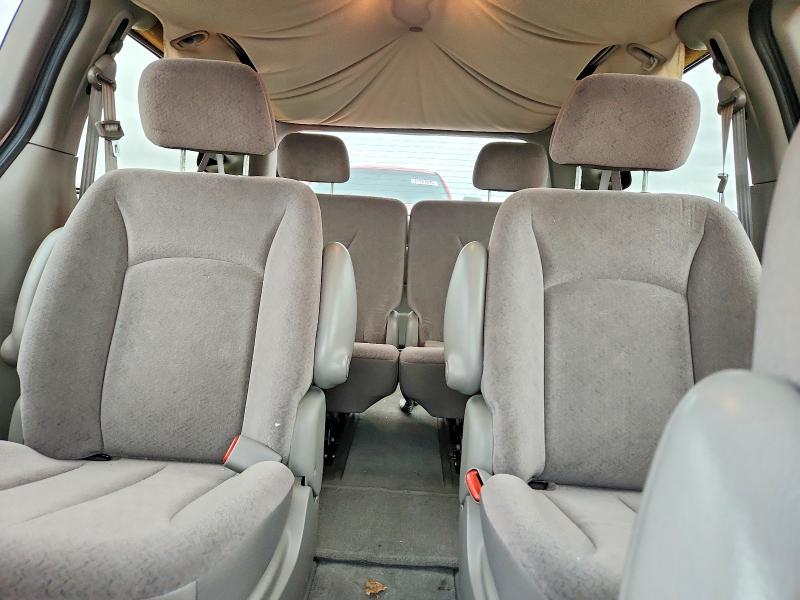 Фото 10 с аукциона – 2002 DODGE GRAND CARAVAN с VIN 2B8GP74L32R746440