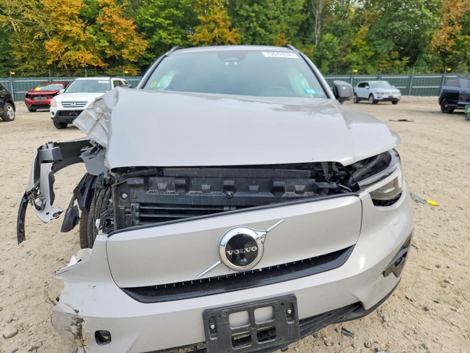 Zdjęcie 5 z aukcji – 2023 VOLVO XC40 z VIN YV4ED3UM2P2931135