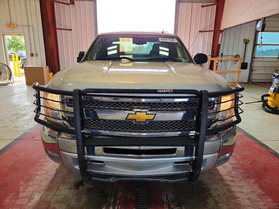 Photo 5 from auction – 2013 CHEVROLET SILVERADO with VIN 1GCRKSE72DZ105756