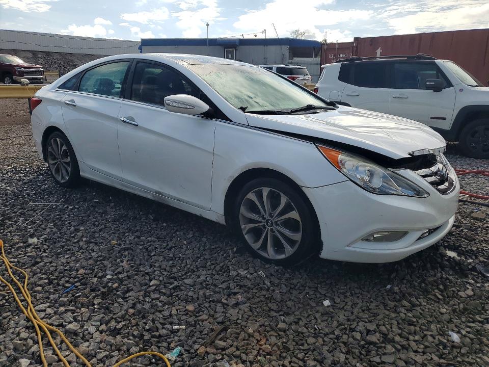 Photo 4 from auction – 2013 HYUNDAI SONATA with VIN 5NPEC4AB1DH681735