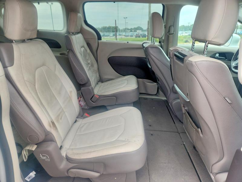 Фото 11 с аукциона – 2018 CHRYSLER PACIFICA с VIN 2C4RC1EG1JR234584