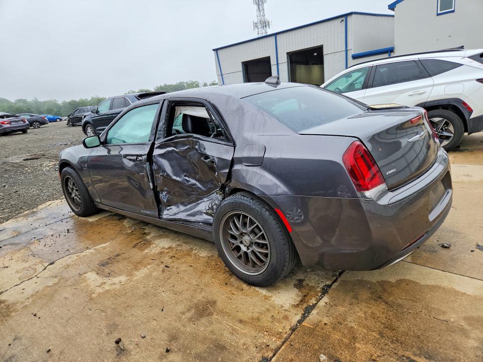 Снимка 2 от търг – 2015 CHRYSLER 300 с VIN 2C3CCAGGXFH883109