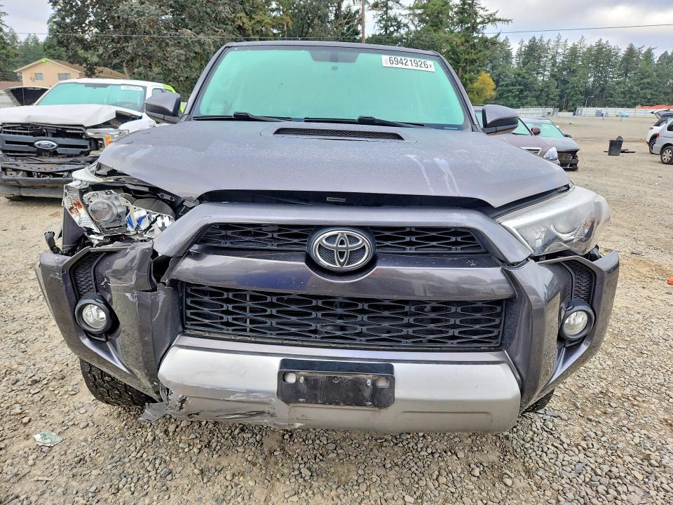 Photo 5 from auction – 2018 TOYOTA 4RUNNER with VIN JTEBU5JR5J5529208