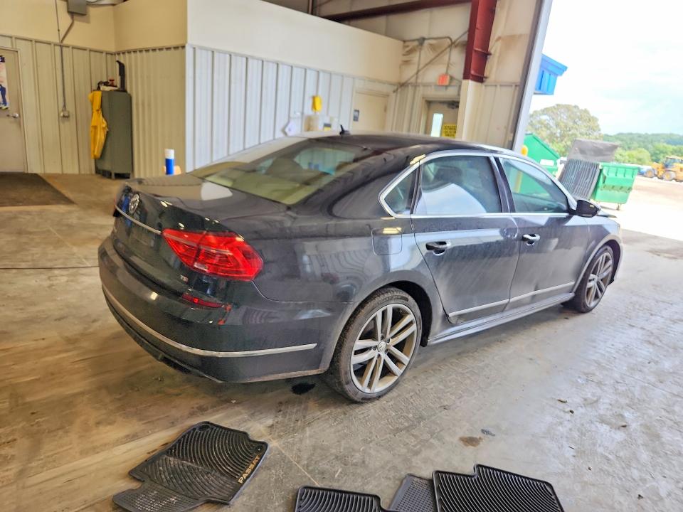 Photo 3 from auction – 2016 VOLKSWAGEN PASSAT with VIN 1VWAT7A36GC028274