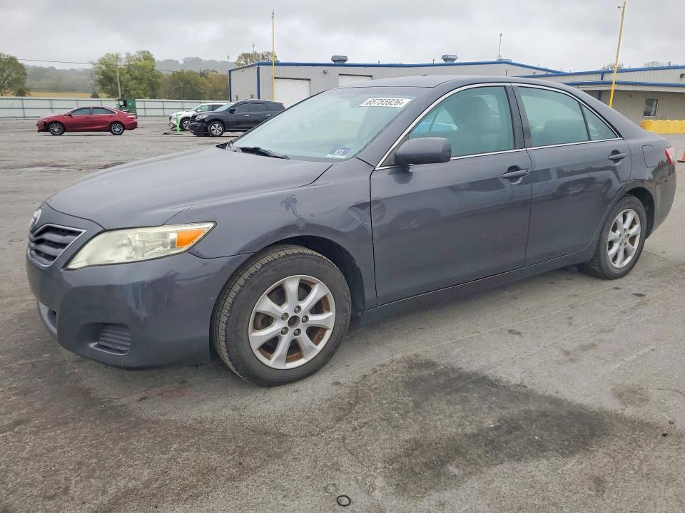 TOYOTA CAMRY 2011 with VIN 4T1BF3EK2BU633609 - Photo from auction