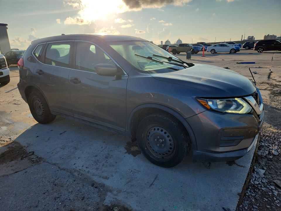 Photo 4 from auction – 2018 NISSAN ROGUE with VIN 5N1AT2MT8JC759454