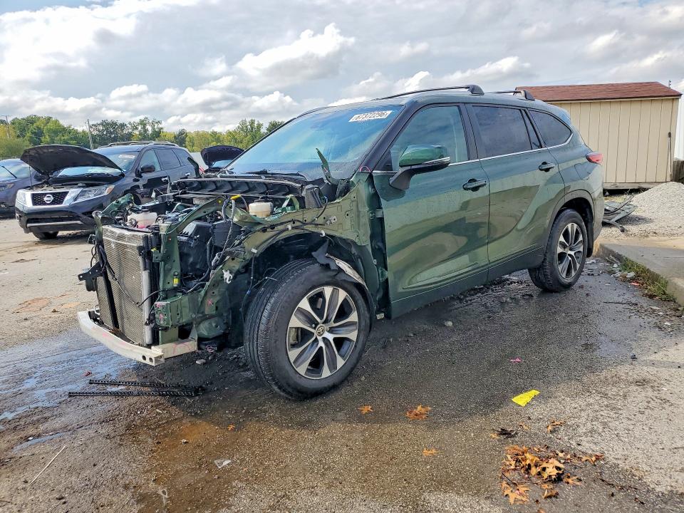 TOYOTA HIGHLANDER 2023 with VIN 5TDKDRBH7PS503746 - Photo from auction