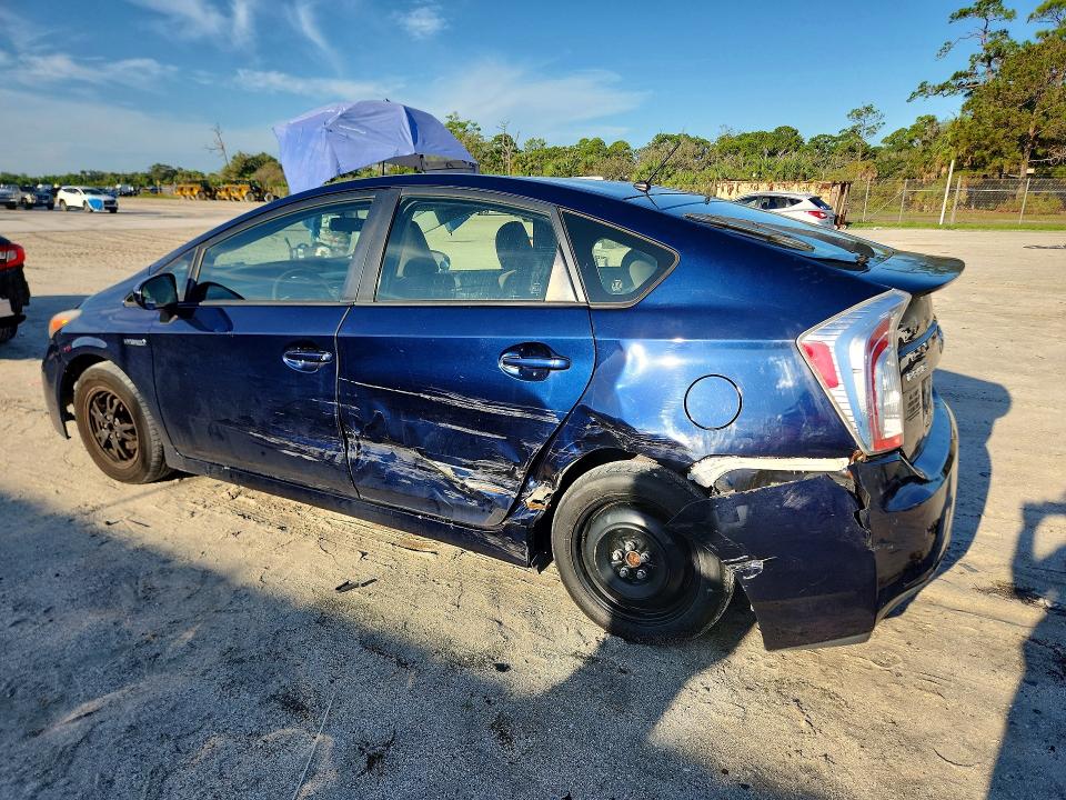 Photo 2 from auction – 2015 TOYOTA PRIUS with VIN JTDKN3DU2F0442750