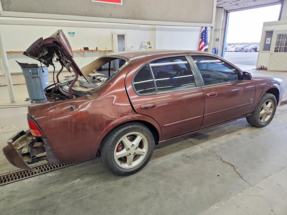 Снимка 3 от търг – 1999 NISSAN MAXIMA с VIN JN1CA21D5XT818083