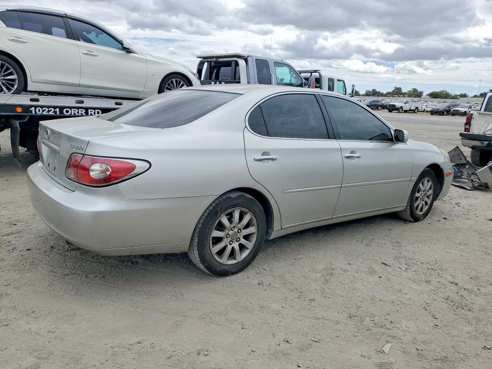 Foto 3 de la subasta – 2003 LEXUS ES con VIN JTHBF30G736020431