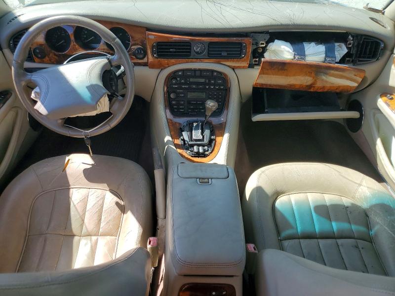 Снимка 8 от търг – 1999 JAGUAR XJ8 с VIN SAJHX6043XC856164