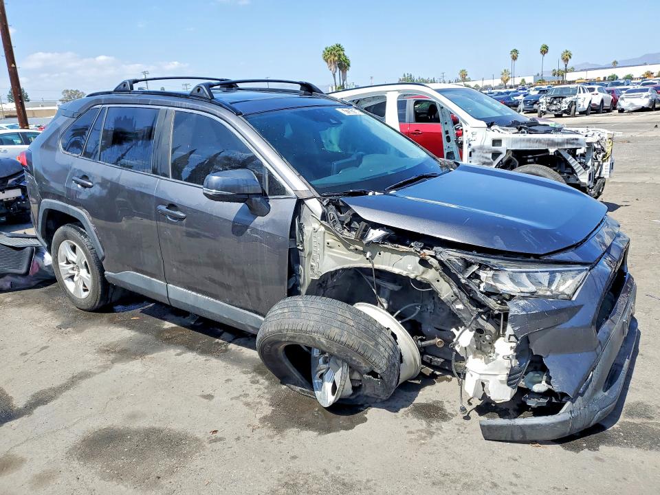 Photo 4 from auction – 2021 TOYOTA RAV4 with VIN 2T3W1RFV3MC169690