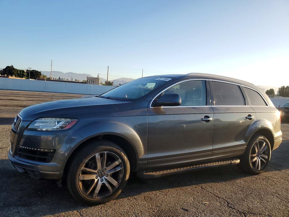 AUDI Q7 2015 with VIN WA1LGAFE2FD030405 - Photo from auction