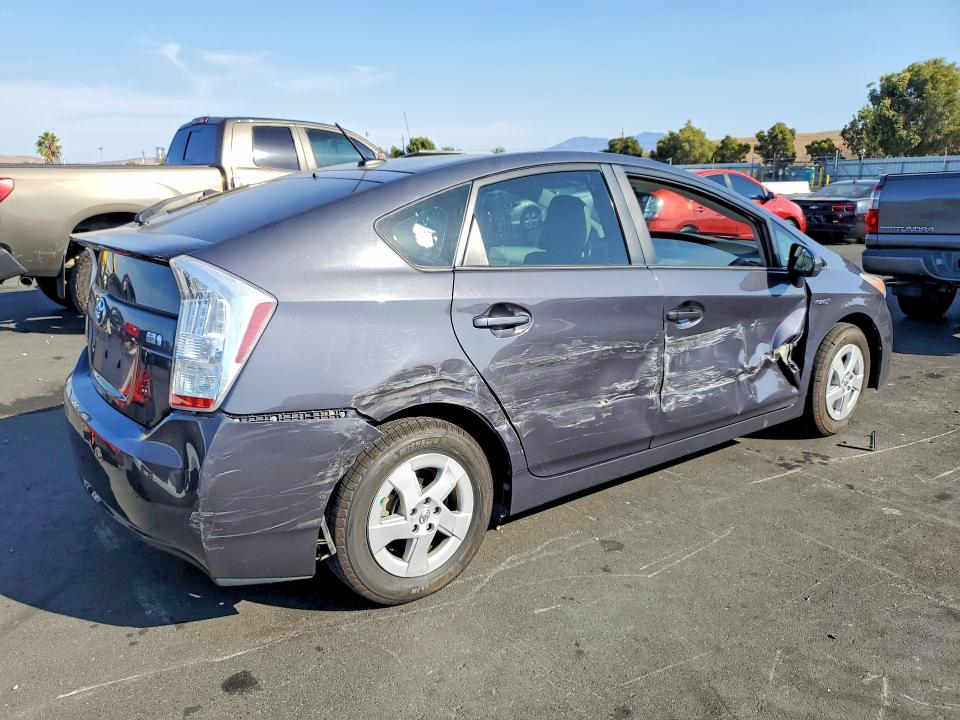 Снимка 3 от търг – 2011 TOYOTA PRIUS с VIN JTDKN3DU2B0272352