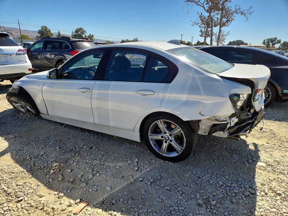 صورة رقم 2 من المزاد - 2015 BMW 328 مع VIN WBA3B3G50FNT18395
