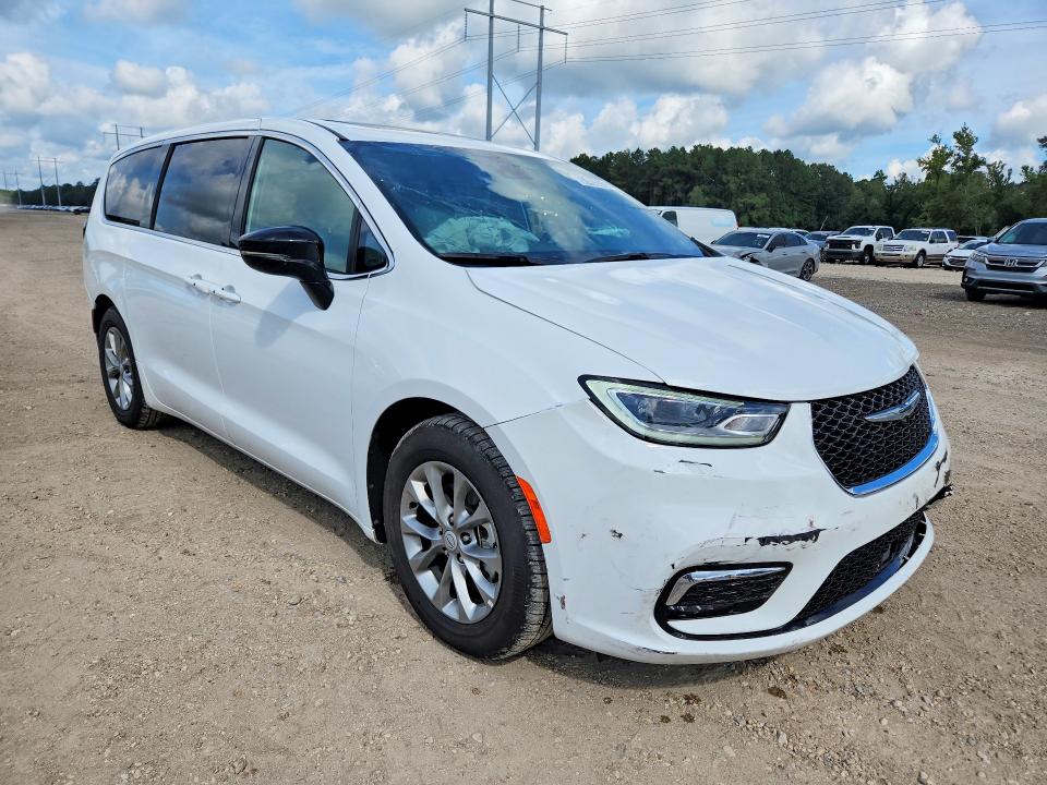 Photo 4 from auction – 2026 CHRYSLER PACIFICA with VIN 2C4RC1GGXTR176572