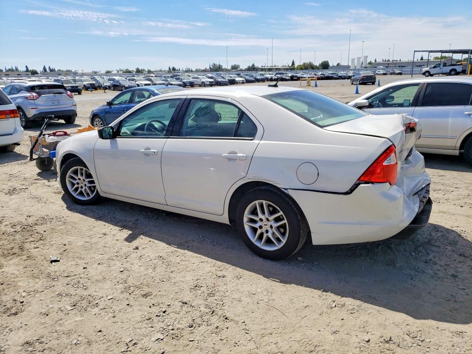 Photo 2 from auction – 2012 FORD FUSION with VIN 3FAHP0GA4CR340677