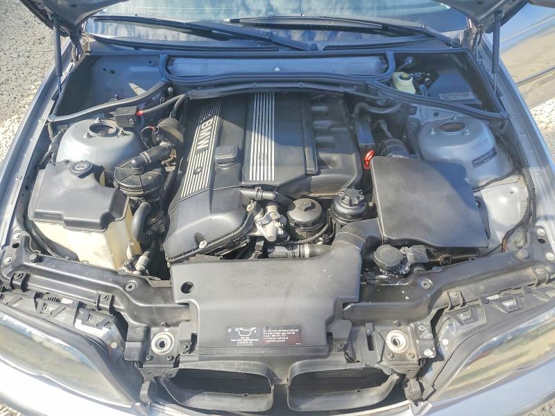 Photo 11 from auction – 2005 BMW 325 with VIN WBAEV33465KN98854