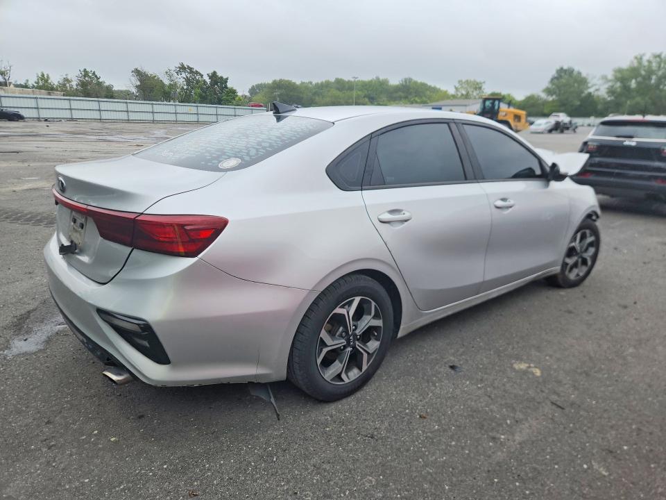 Photo 3 from auction – 2019 KIA FORTE with VIN 3KPF24AD2KE024677