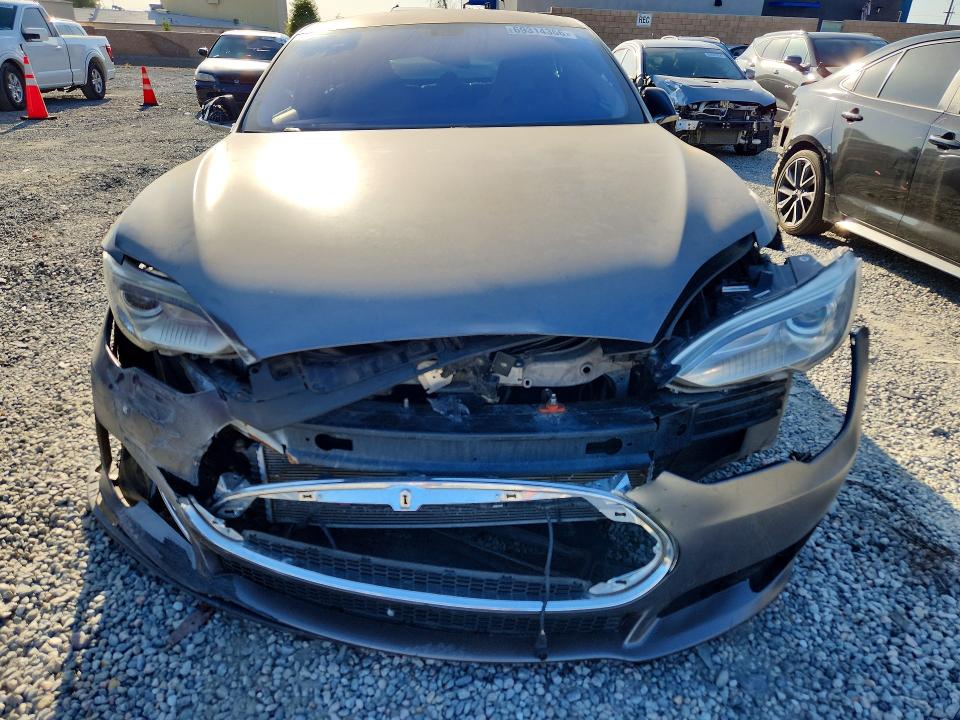 Фото 5 с аукциона – 2014 TESLA MODEL S с VIN 5YJSA1S13EFP41186