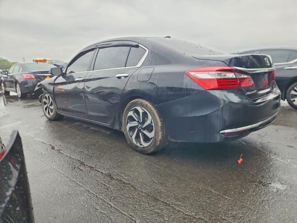 Photo 2 from auction – 2016 HONDA ACCORD with VIN 1HGCR2F98GA107405
