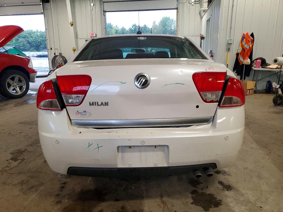 Photo 6 from auction – 2011 MERCURY MILAN with VIN 3MEHM0HA9BR601882