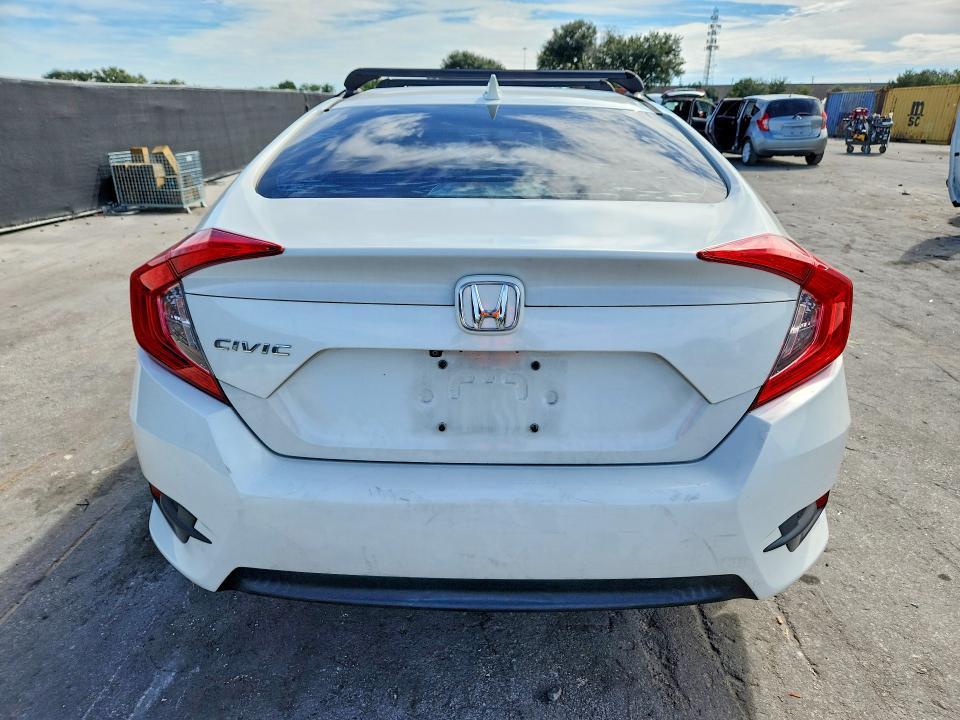 Снимка 6 от търг – 2017 HONDA CIVIC с VIN 19XFC2F71HE003901
