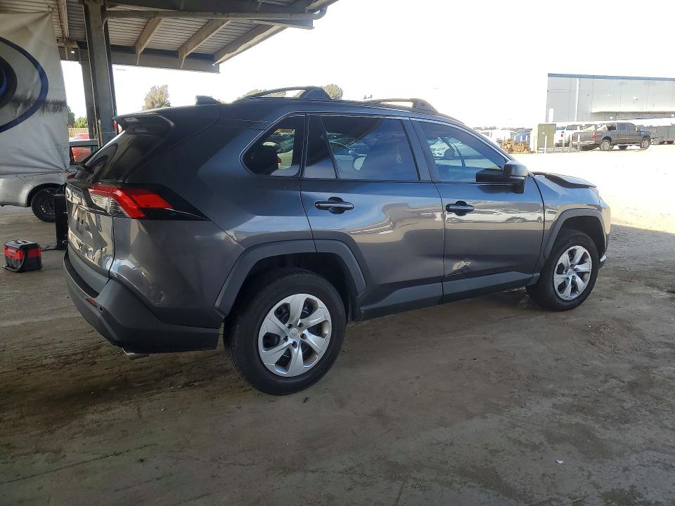 Photo 3 from auction – 2019 TOYOTA RAV4 with VIN 2T3H1RFV7KC029938