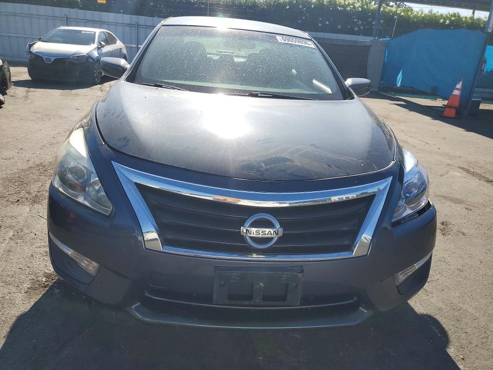 Photo 5 from auction – 2013 NISSAN ALTIMA with VIN 1N4AL3AP8DN483583