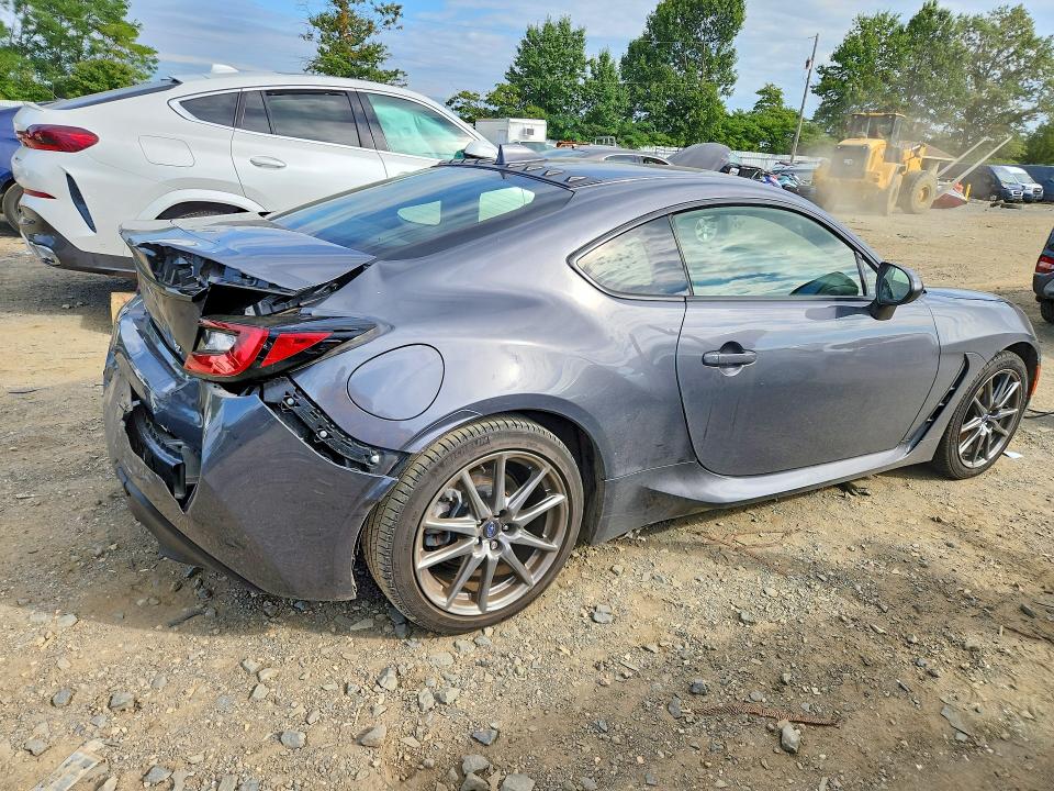 Photo 3 from auction – 2022 SUBARU BRZ with VIN JF1ZDBB17N9701642