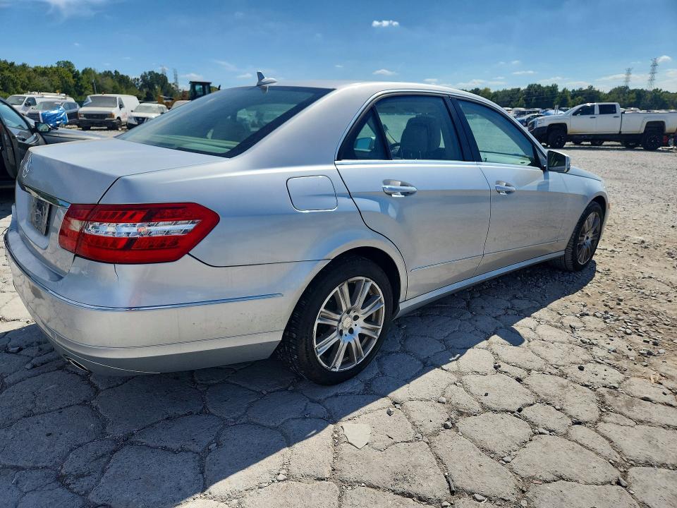 Снимка 3 от търг – 2013 MERCEDES-BENZ E с VIN WDDHF5KB5DA667942
