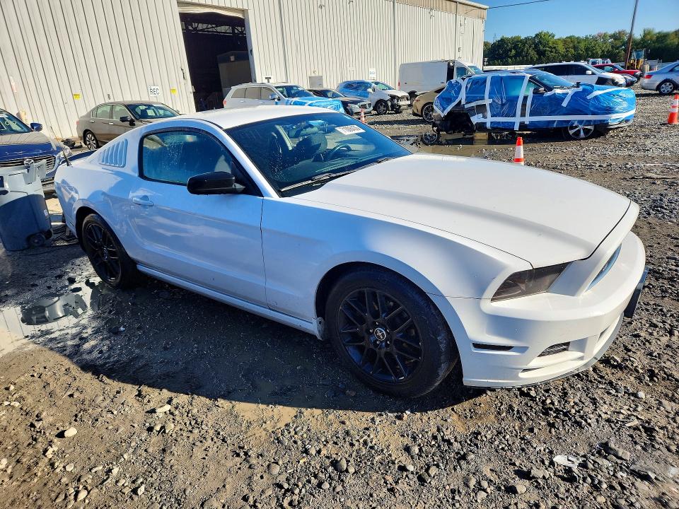 Снимка 4 от търг – 2014 FORD MUSTANG с VIN 1ZVBP8AM0E5282104