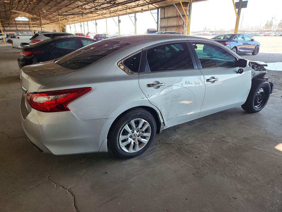 Photo 3 from auction – 2017 NISSAN ALTIMA with VIN 1N4AL3AP8HN345659
