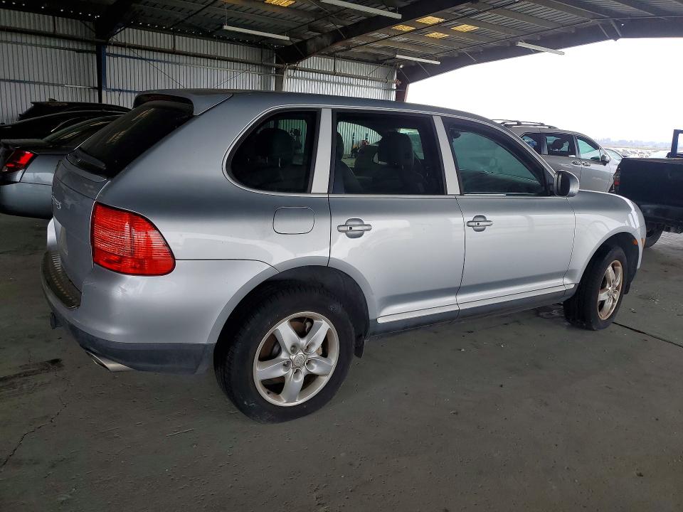 Zdjęcie 3 z aukcji – 2004 PORSCHE CAYENNE z VIN WP1AB29P54LA60479