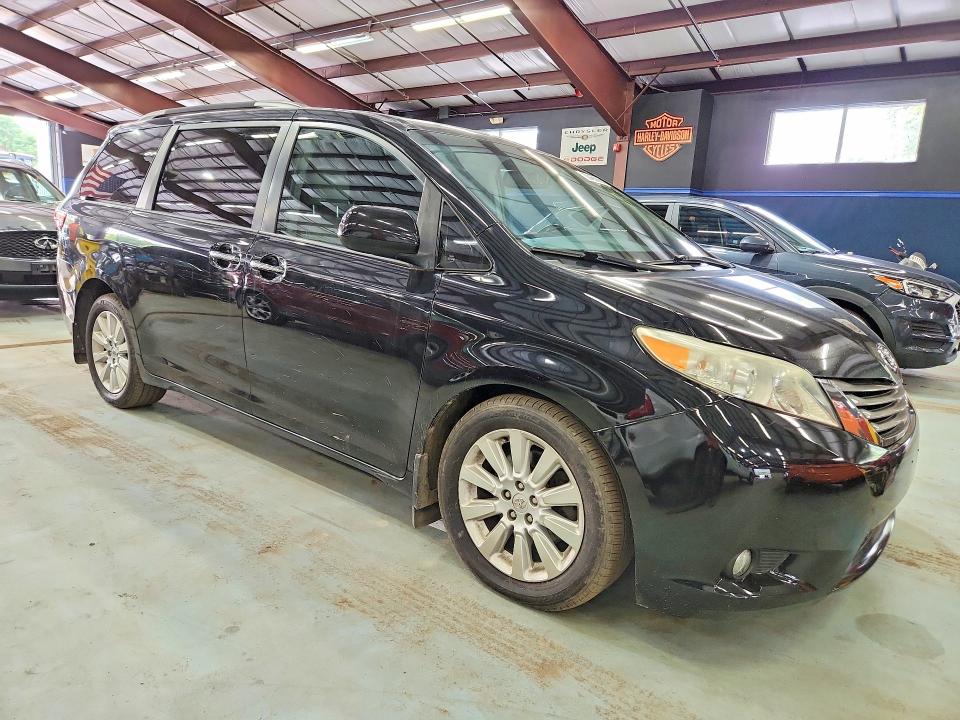 Zdjęcie 4 z aukcji – 2015 TOYOTA SIENNA z VIN 5TDDK3DC8FS094751