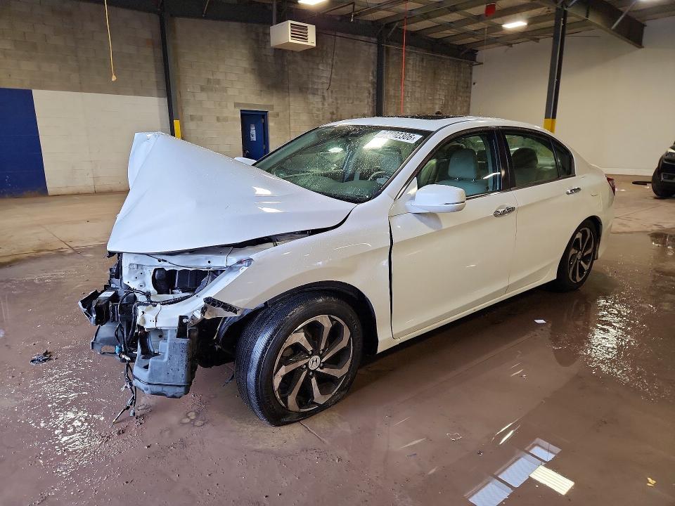 Снимка 1 от търг – 2017 HONDA ACCORD с VIN 1HGCR2F89HA149168