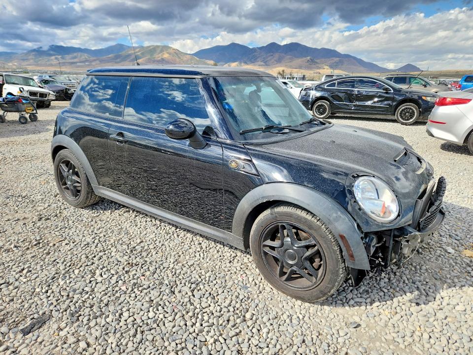 Zdjęcie 4 z aukcji – 2010 MINI COOPER z VIN WMWMF7C50ATZ69049