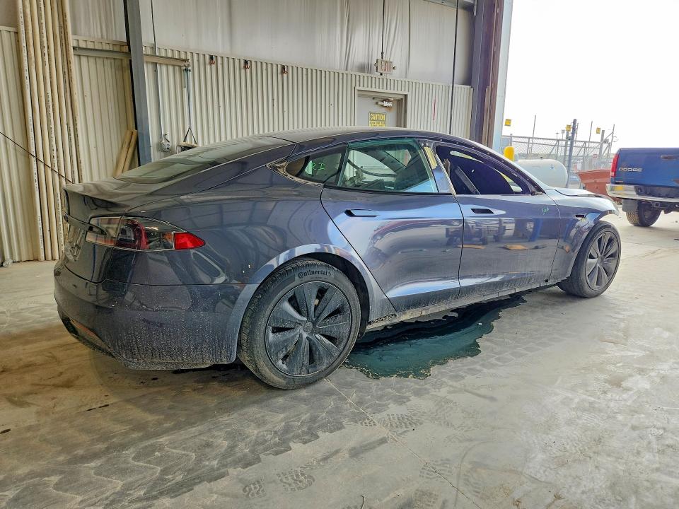 Фото 3 с аукциона – 2021 TESLA MODEL S с VIN 5YJSA1E56MF441395