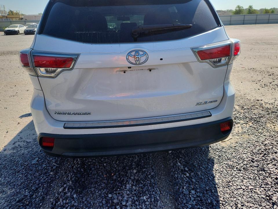 Photo 6 from auction – 2016 TOYOTA HIGHLANDER with VIN 5TDJKRFH6GS328370