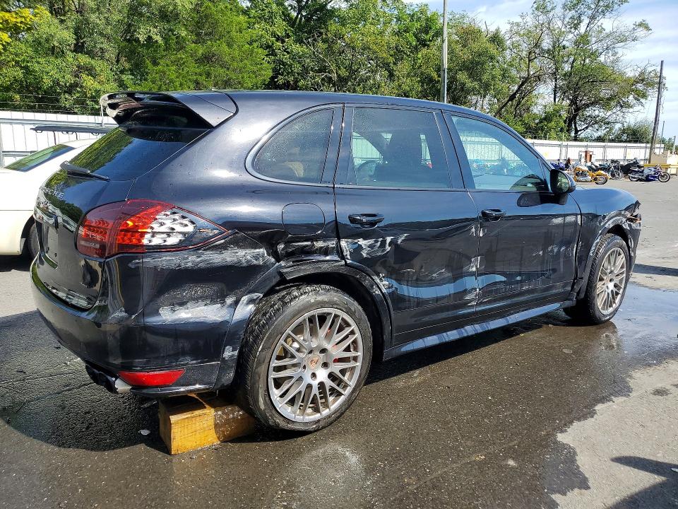 Photo 3 from auction – 2013 PORSCHE CAYENNE with VIN WP1AD2A22DLA79243