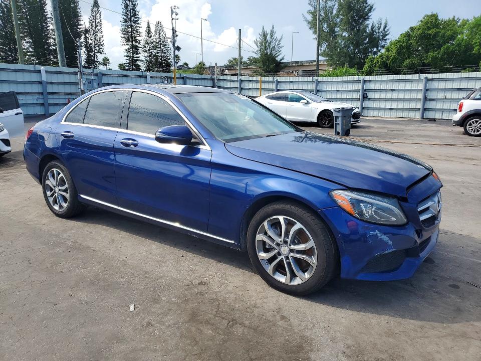 Снимка 4 от търг – 2017 MERCEDES-BENZ C с VIN 55SWF4KB6HU204800
