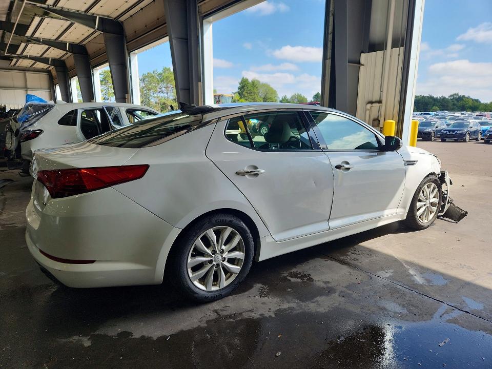 Photo 3 from auction – 2014 KIA OPTIMA with VIN 5XXGN4A7XEG284147