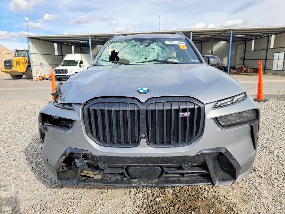 Foto 5 de la subasta – 2025 BMW X7 con VIN 5UX33EM08S9Y52072