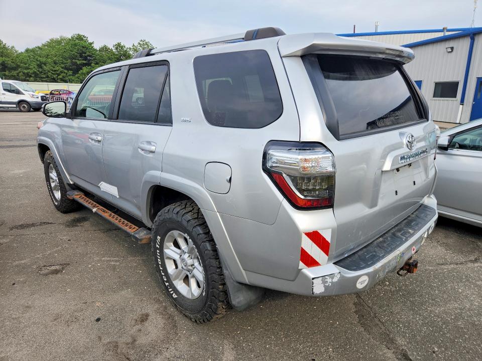 Photo 2 from auction – 2020 TOYOTA 4RUNNER with VIN JTEBU5JR6L5760119