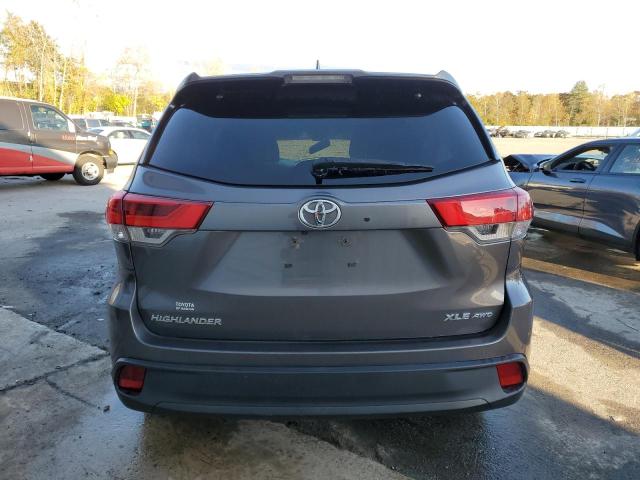 Photo 6 from auction – 2017 TOYOTA HIGHLANDER with VIN 5TDJZRFH2HS440421