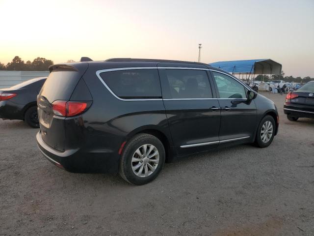 Photo 3 from auction – 2017 CHRYSLER PACIFICA T with VIN 2C4RC1BGXHR543887
