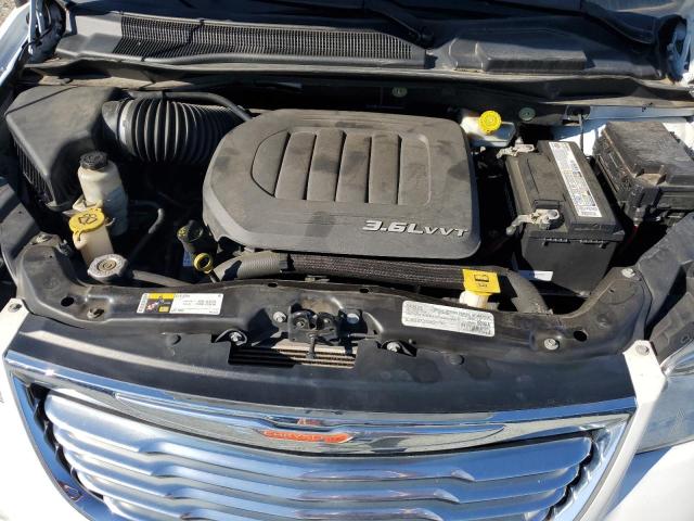 Photo 12 from auction – 2016 CHRYSLER TOWN & COU with VIN 2C4RC1BG1GR300922