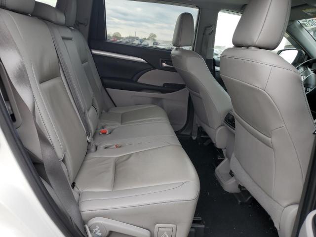 Photo 11 from auction – 2019 TOYOTA HIGHLANDER with VIN 5TDKZRFH9KS573298